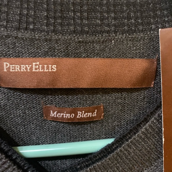 Sweater vest bundle -- Banana Republic, J Crew, Cutter and Buck, Perry Ellis - Picture 5 of 8